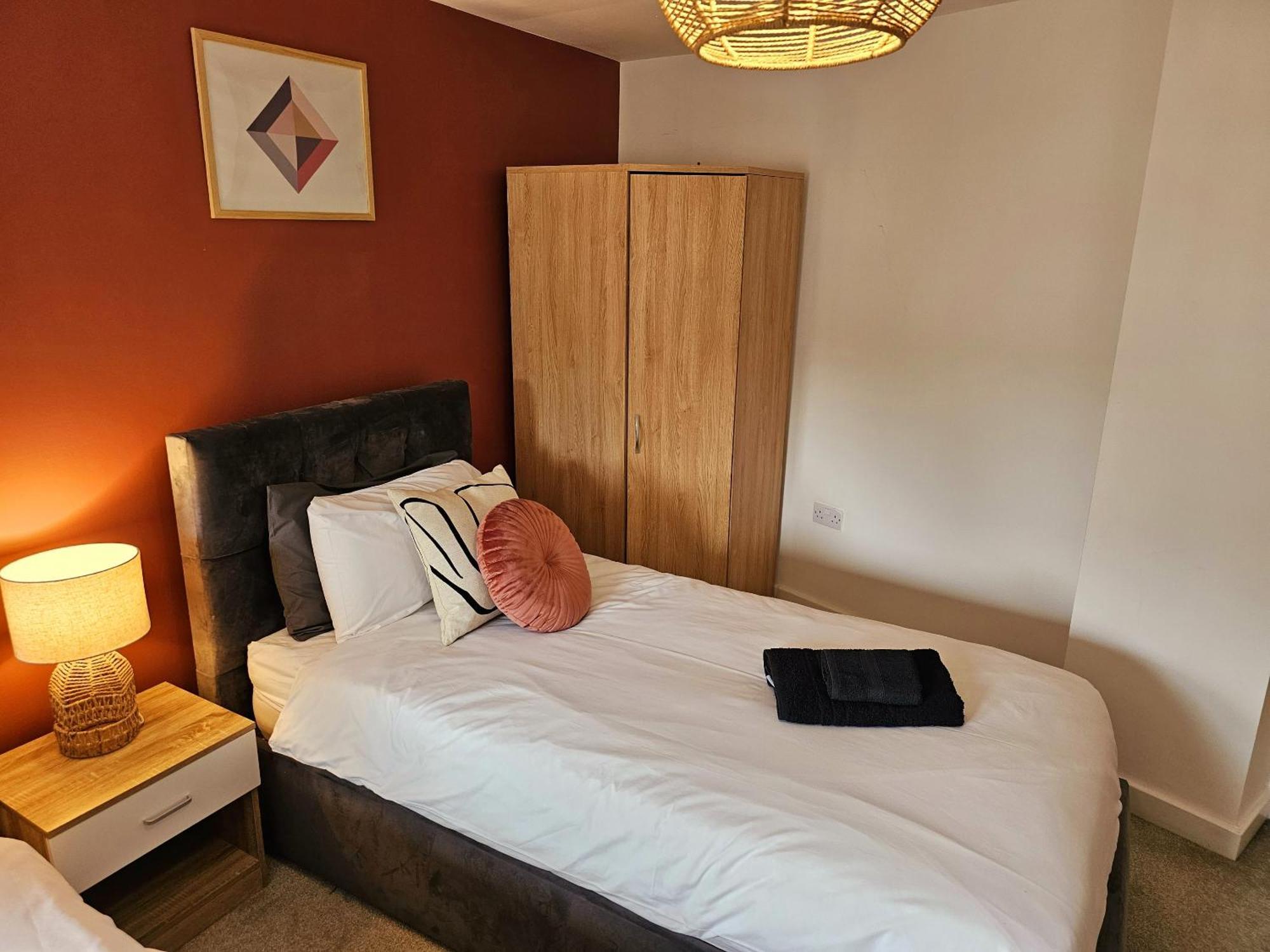 Homebird Property - Epsom Apartment Harrogate Esterno foto